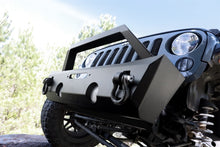 Load image into Gallery viewer, Rampage 2007-2018 Jeep Wrangler(JK)/2020 Jeep Gladiator Aluminum Stubby Front Trail Bumper - Black